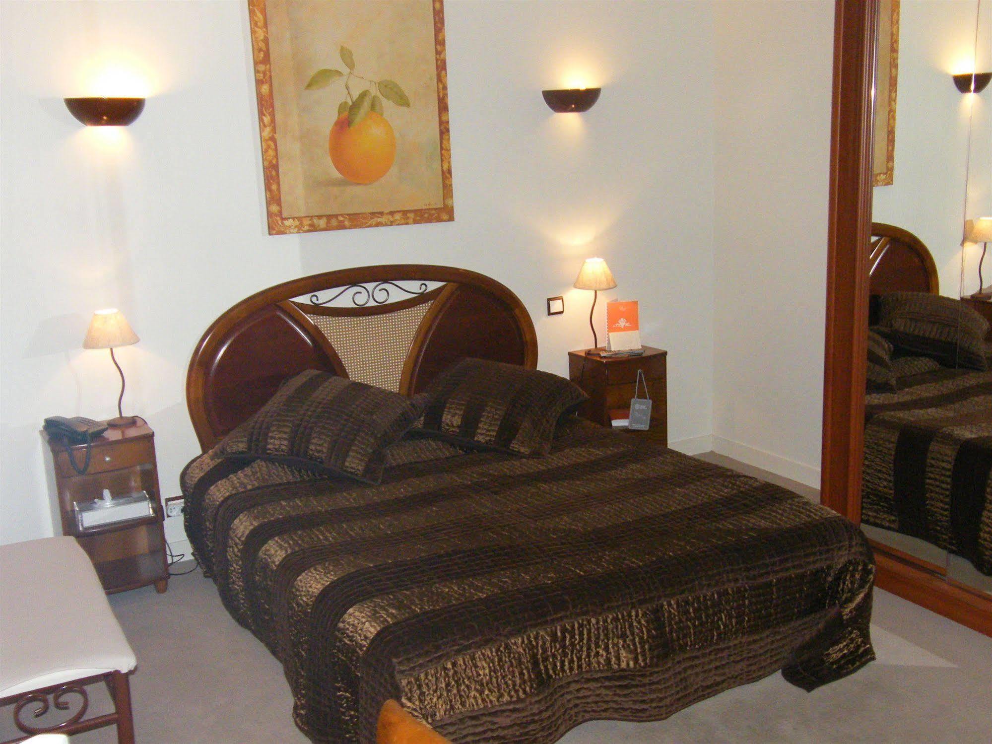 Auberge Du Cheval Blanc - Teritoria Selles-Saint-Denis ภายนอก รูปภาพ